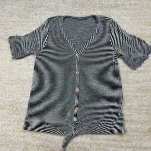 Gyft Top Womens M Black White Striped V-Neck Button Tie Front Short Sleeve